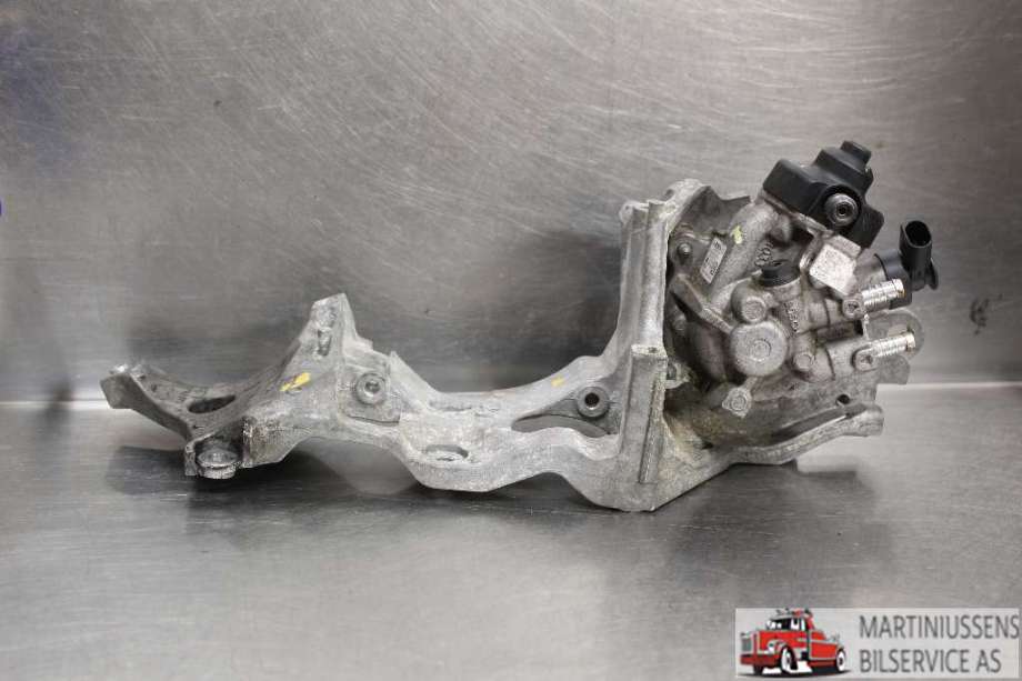 Dieselpumpe til VW Passat 2015-2019 (Fase 1) (B8) (B8) (VOLKSWAGEN|04L 130 755 E|)
