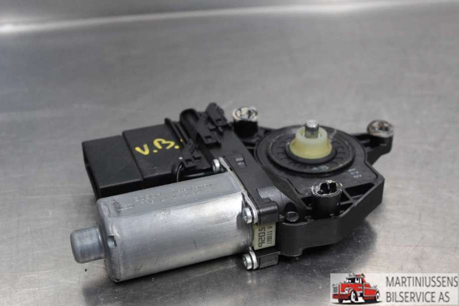 Ruteheis venstre til VW Golf, Plus/Cross 2009-2013 (Fase 2) (VOLKSWAGEN|5M0 839 401F|)