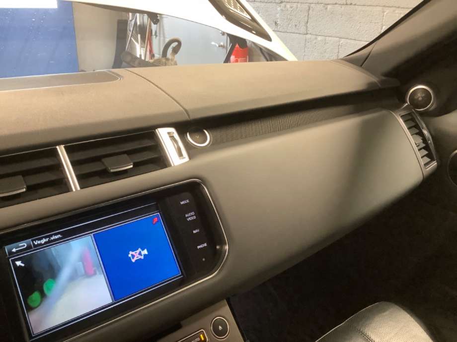 Dashbord til Land Rover Range Rover Sport, 2013-->>  (LAND-ROVER|)