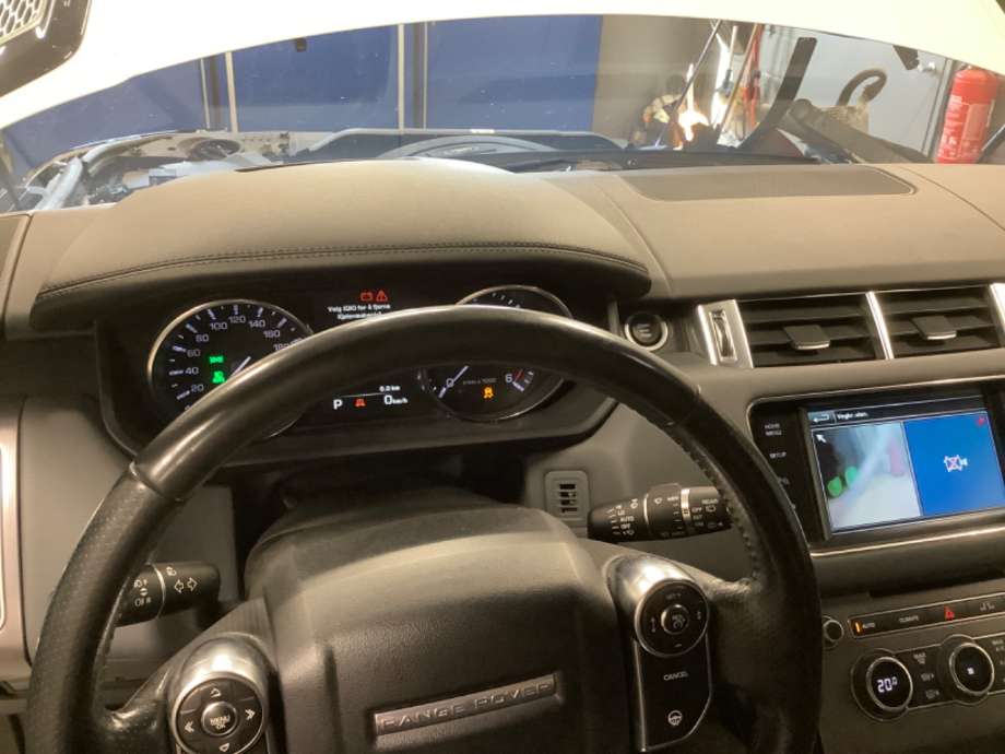 Dashbord til Land Rover Range Rover Sport 2013-->>  (LAND-ROVER|)