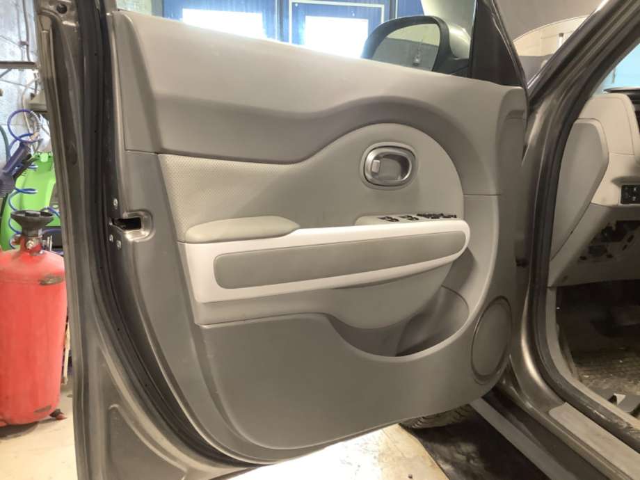 Dørtrekk venstre til Kia Soul, 2014-2019 (Type II)  (KIA|)