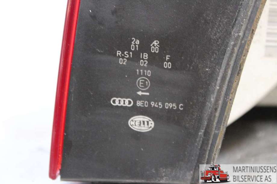 Baklykt venstre til Audi A4 2001-2004 (Type II) (B6) (B6) (AUDI||8E0945096C)