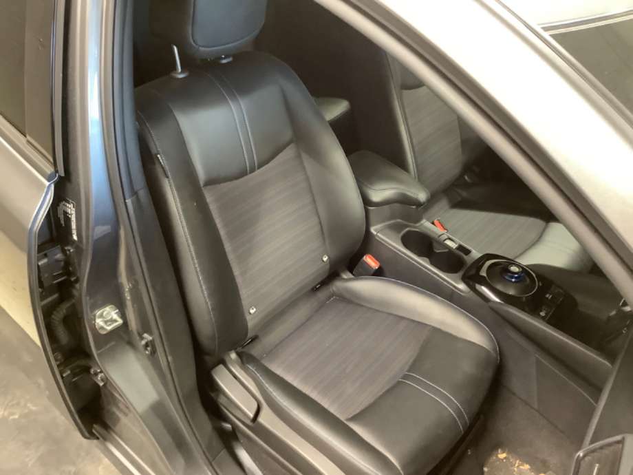 Sete foran høyre til Nissan Leaf, 2018-->> (Type II)  (NISSAN|)