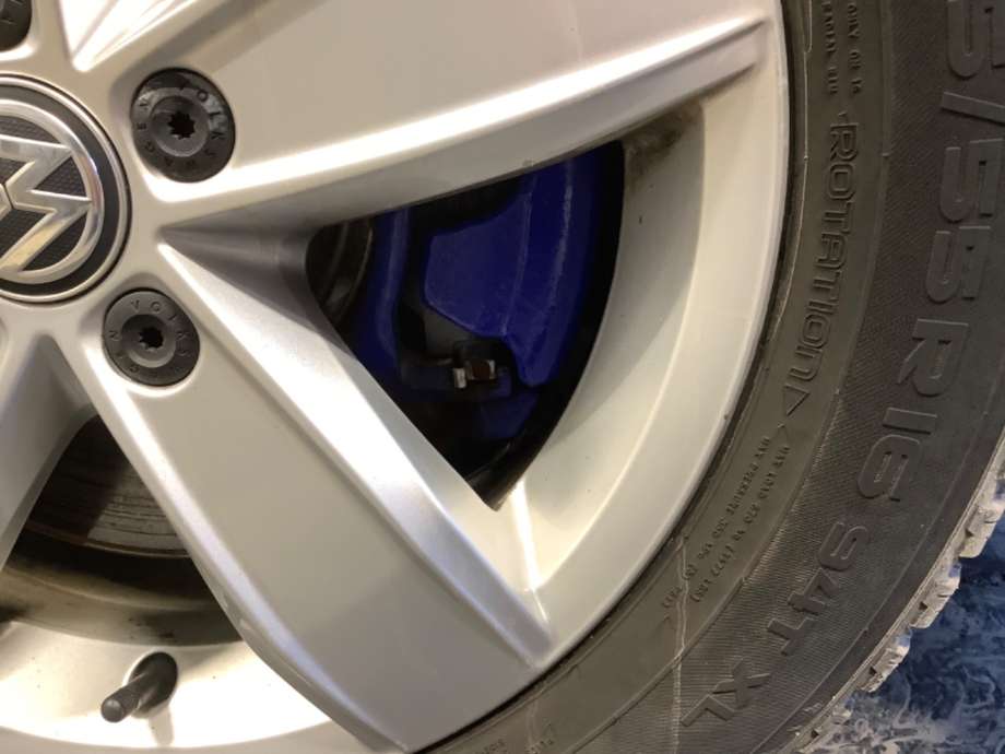 Bremsecaliper høyre foran til VW e-Golf, 2017-2020 (Fase 2)  (VOLKSWAGEN|)