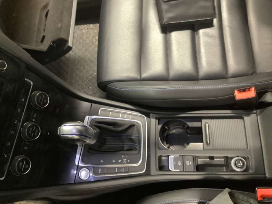 Innredning, Konsoll til VW e-Golf, 2017-2020 (Fase 2)  (VOLKSWAGEN|)