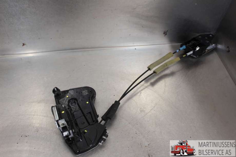 Låsekasse høyre til Toyota Prius +7 2012-2020 (Type III) (stasjonsvogn) (stasjonsvogn) (TOYOTA|)