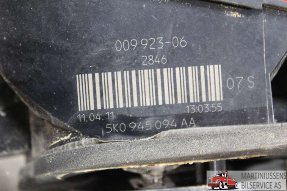 Baklykt høyre indre til VW Golf VI 2008-2012  (VOLKSWAGEN||5K0 945 094 AA)