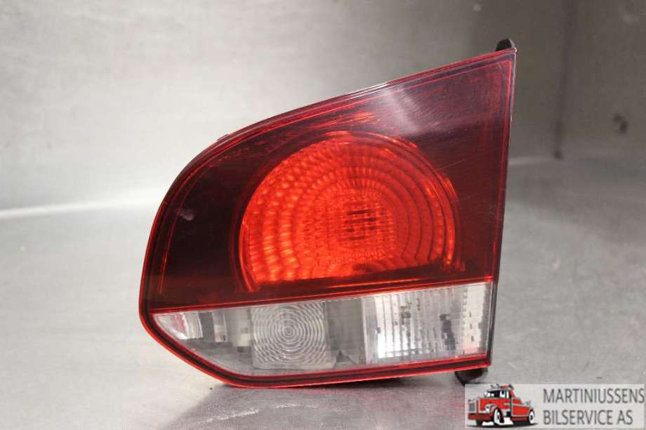 Baklykt høyre indre til VW Golf VI 2008-2012  (VOLKSWAGEN||5K0 945 094 AA)