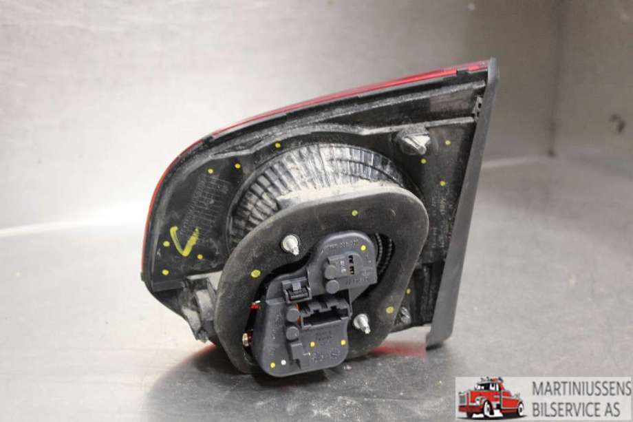Baklykt venstre indre til VW Golf VI 2008-2012  (VOLKSWAGEN||5K0 945 093 AA)