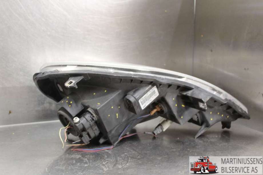 Frontlykt venstre halogen til Opel Vivaro A 2006-2014  (OPEL||8200701354)