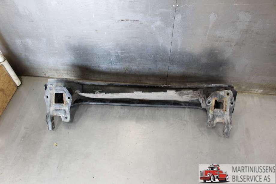 Støtfangerforsterkning foran til VW Transporter / Caravelle 2003-2009 (Fase 1) (T5) (T5) (VOLKSWAGEN|)