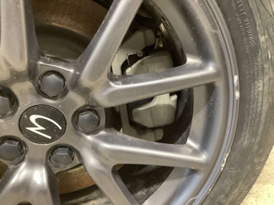 Bremsecaliper venstre bak til Tesla Model 3, 2018-2023 (Fase 1)  (TESLA|)