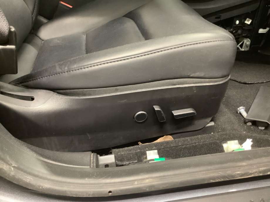 Sete foran høyre til Tesla Model 3, 2018-2023 (Fase 1)  (TESLA|)