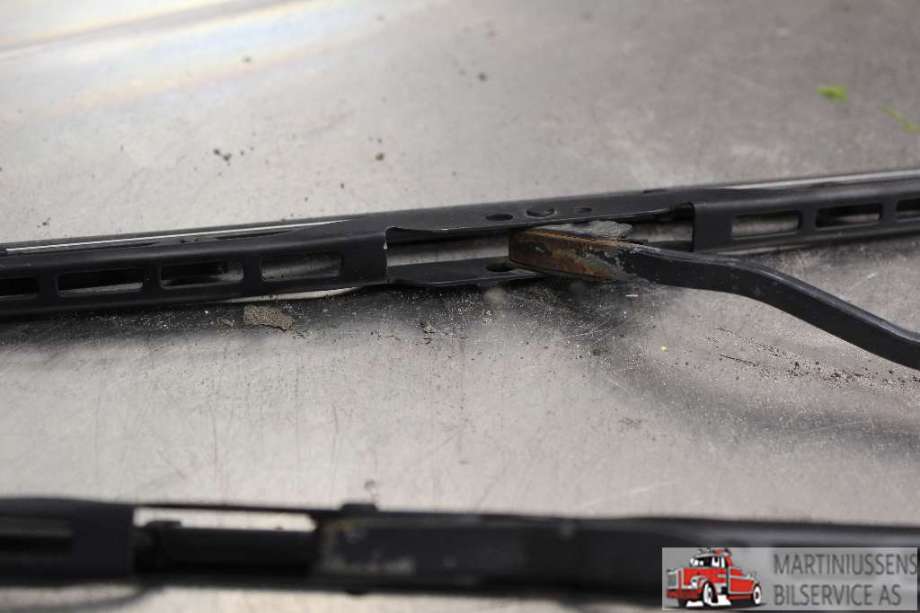 Viskerarmer frontrute til Saab 9-3 1998-2002 (Type I)  (SAAB|)