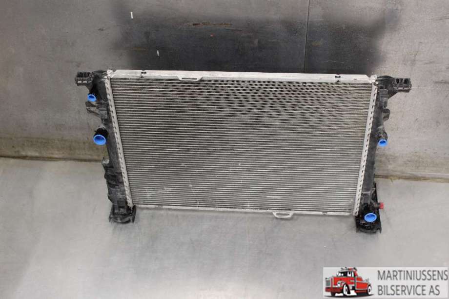 Radiator (automat gir) til Mercedes CLA 2013-2019 (C117) (C117) (MERCEDES|A2465001303|)
