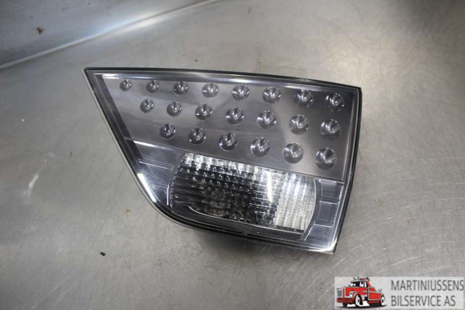 Baklykt høyre indre til Mitsubishi Outlander, 2010-2012 (Type II, Fase 2)  (MITSUBISHI|)