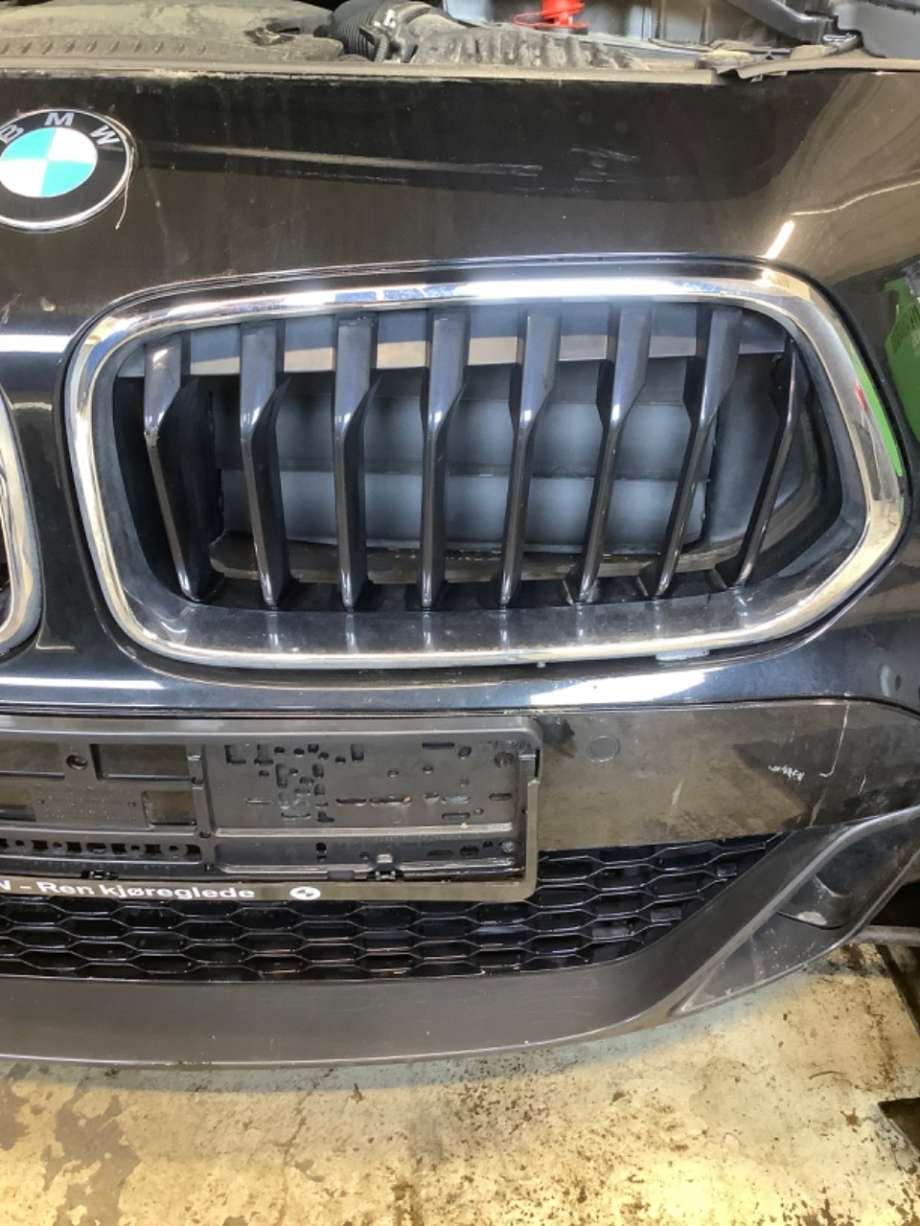 Grill venstre til BMW X2, 2018-->> (F39) (F39) (BMW|)
