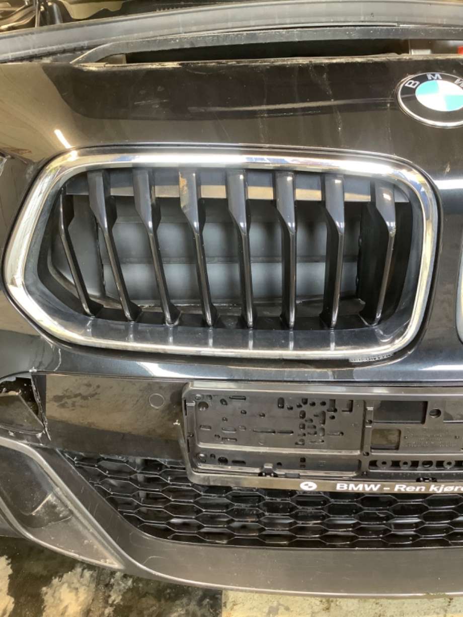 Grill høyre til BMW X2, 2018-->> (F39) (F39) (BMW|)