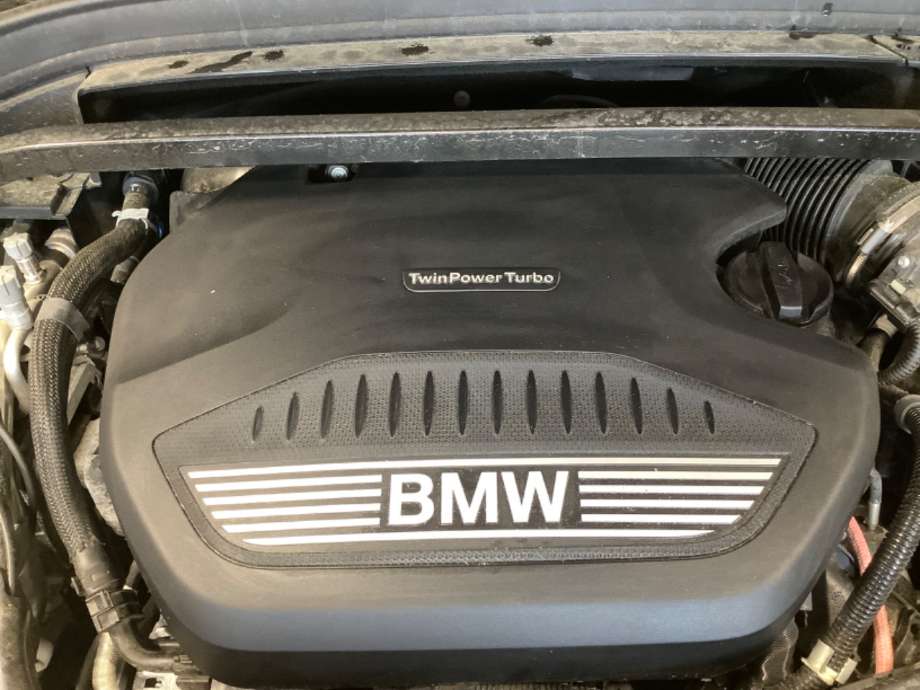 Motordeksel over motor til BMW X2, 2018-->> (F39) (F39) (BMW|)