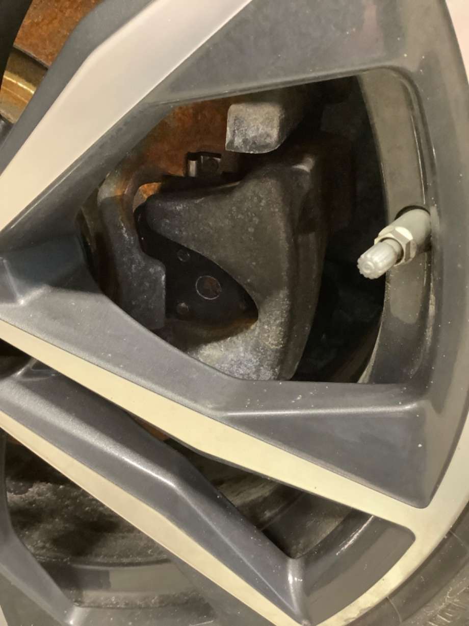 Bremsecaliper høyre foran til BMW X2, 2018-->> (F39) (F39) (BMW|)