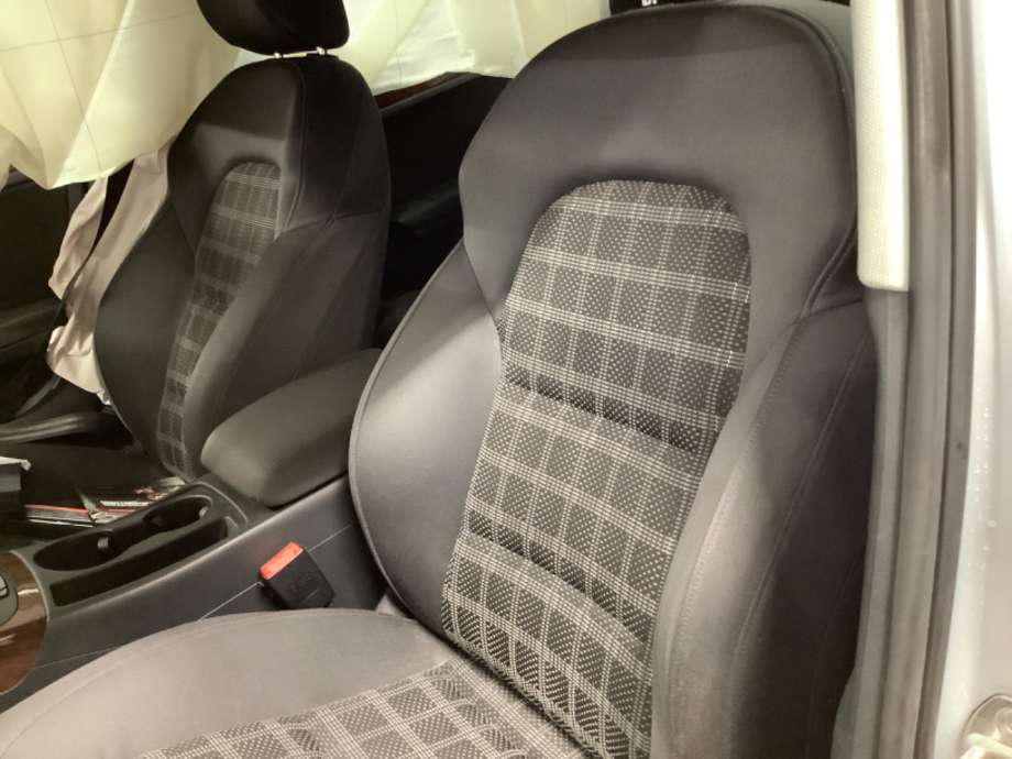 Sete foran venstre til Audi A4 2007-2014 (Type IV) (B8) (B8) (AUDI|)