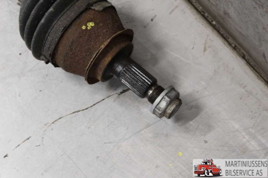 Drivaksel høyre foran til Mini One/Cooper 2007-2014 (R55-57) (R55-57) (MINI|31 60 8 605 470|)
