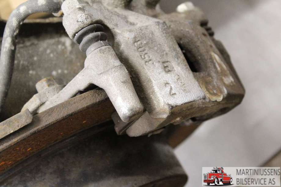 Bremsecaliper brakett til Mitsubishi Outlander, 2010-2012 (Type II, Fase 2)  (MITSUBISHI|)