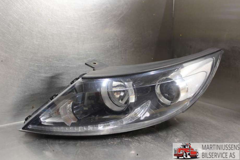 Frontlykt venstre halogen til Kia Sportage, 2010-2016 (Type III)  (KIA|)