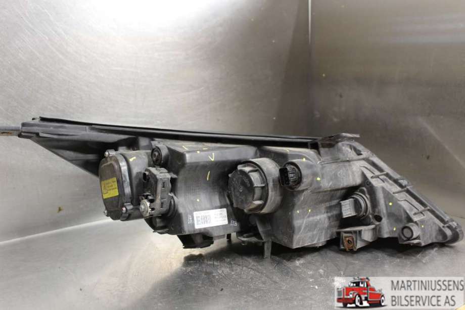Frontlykt venstre halogen til Kia Sportage 2010-2016 (Type III)  (KIA||92 101-3U290)