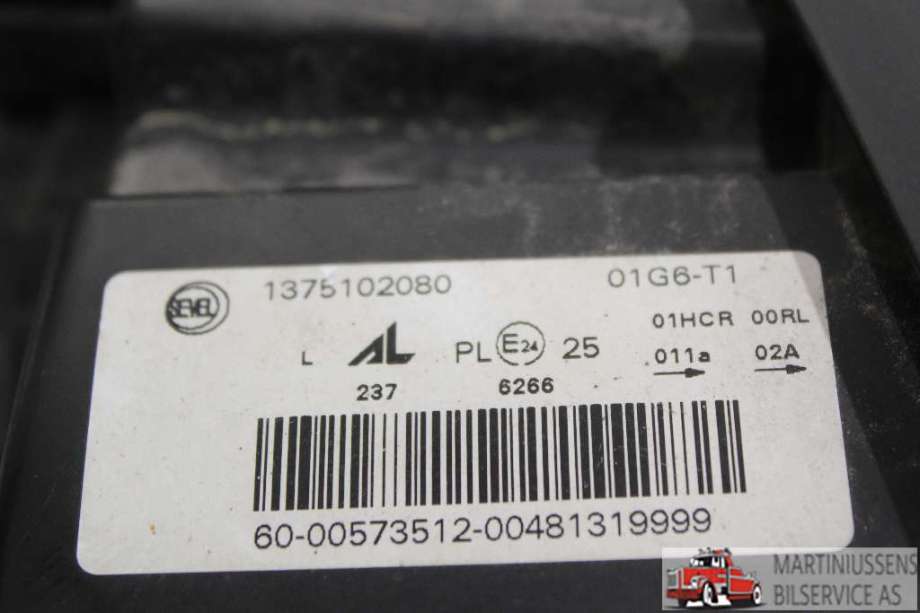 Frontlykt venstre halogen til Peugeot Boxer 2014-->> (Type III, Fase 2)  (PEUGEOT||1375102080)