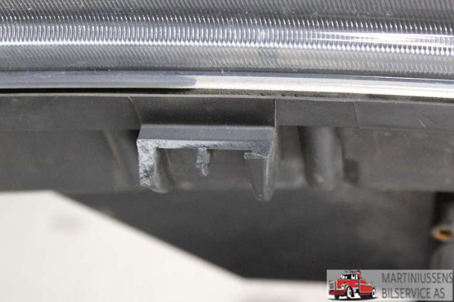 Frontlykt venstre halogen til Peugeot Boxer 2014-->> (Type III, Fase 2)  (PEUGEOT||1375102080)