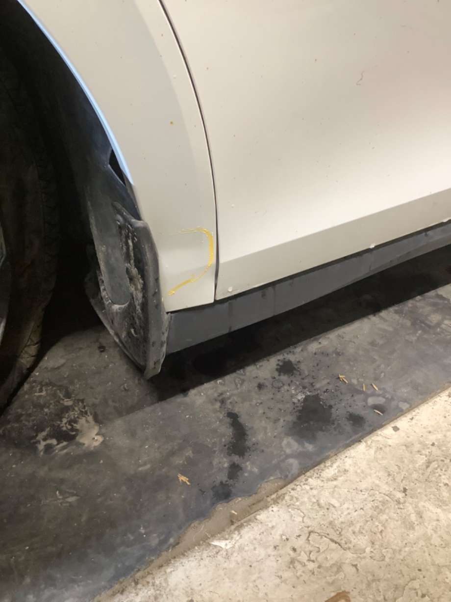 Skjerm venstre foran til VW ID.BUZZ 2022-->>  (VW|)