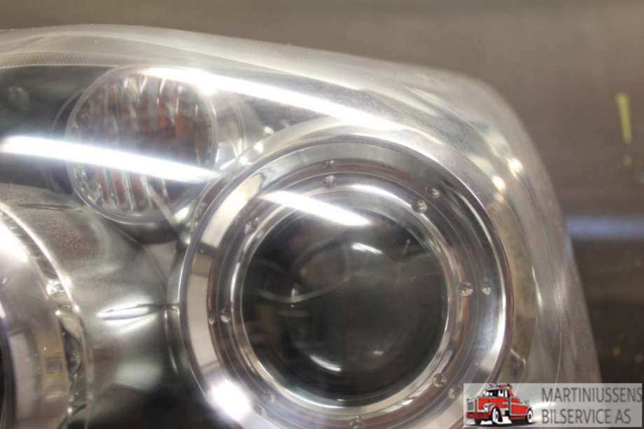 Frontlykt venstre halogen til Toyota Avensis 2003-2008 (Type II)  (TOYOTA|)