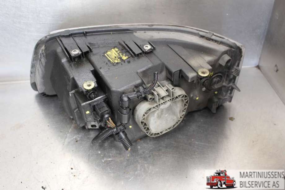 Frontlykt høyre halogen til VW Transporter / Caravelle 2003-2009 (Fase 1) (T5) (T5) (VOLKSWAGEN|7H1 941 018 N|)