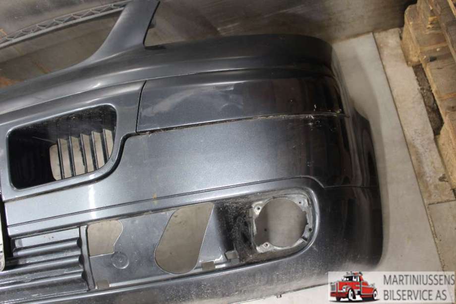 Støtfanger foran til VW Transporter / Caravelle 2003-2009 (Fase 1) (T5) (T5) (VOLKSWAGEN|7H0 807 101 F|)