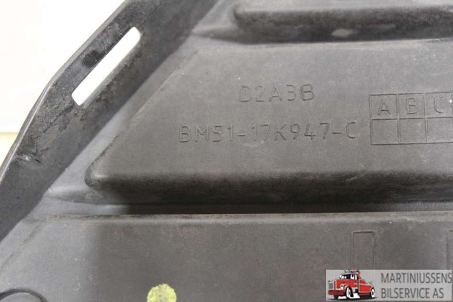 Grill venstre til Ford Focus 2011-2014 (Type III, Fase 1)  (FORD||BM51-17K947-C)
