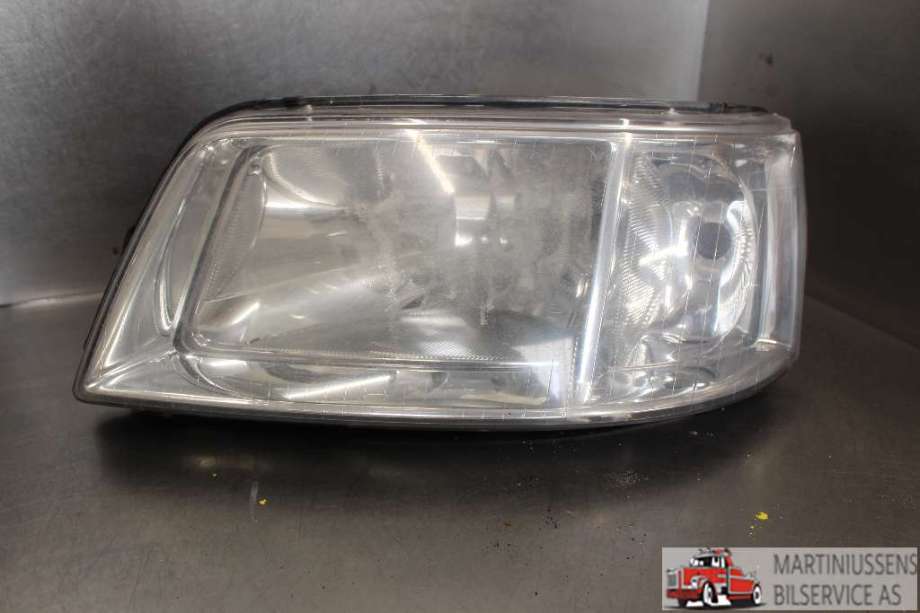 Frontlykt venstre halogen til VW Transporter / Caravelle, 2003-2009 (Fase 1) (T5) (T5) (VOLKSWAGEN|7H1 941 016N)