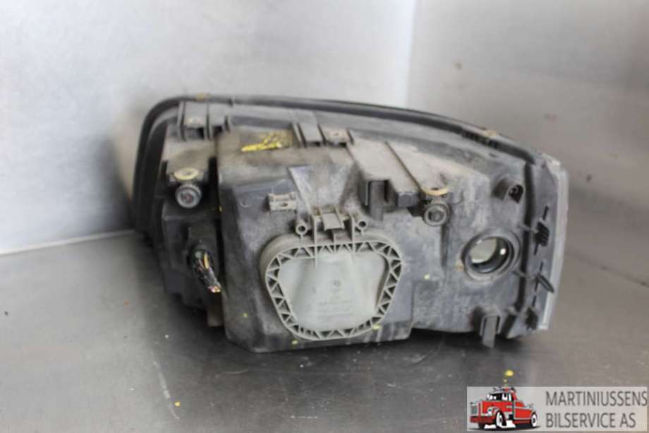 Frontlykt høyre halogen til VW Transporter / Caravelle 2003-2009 (Fase 1) (T5) (T5) (VOLKSWAGEN|)