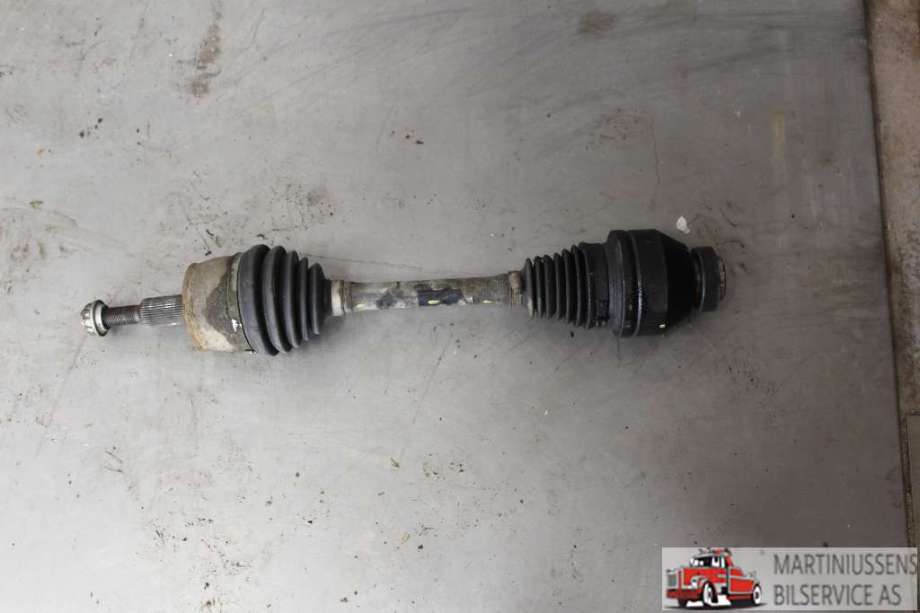 Drivaksel høyre foran til VW Transporter / Caravelle, 2003-2009 (Fase 1) (T5) (T5) (VOLKSWAGEN|7H0 407 272 CJ)