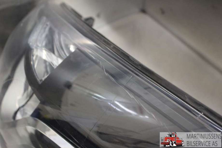 Frontlykt venstre halogen til Fiat Talento 2016-->>  (FIAT||260604635R)