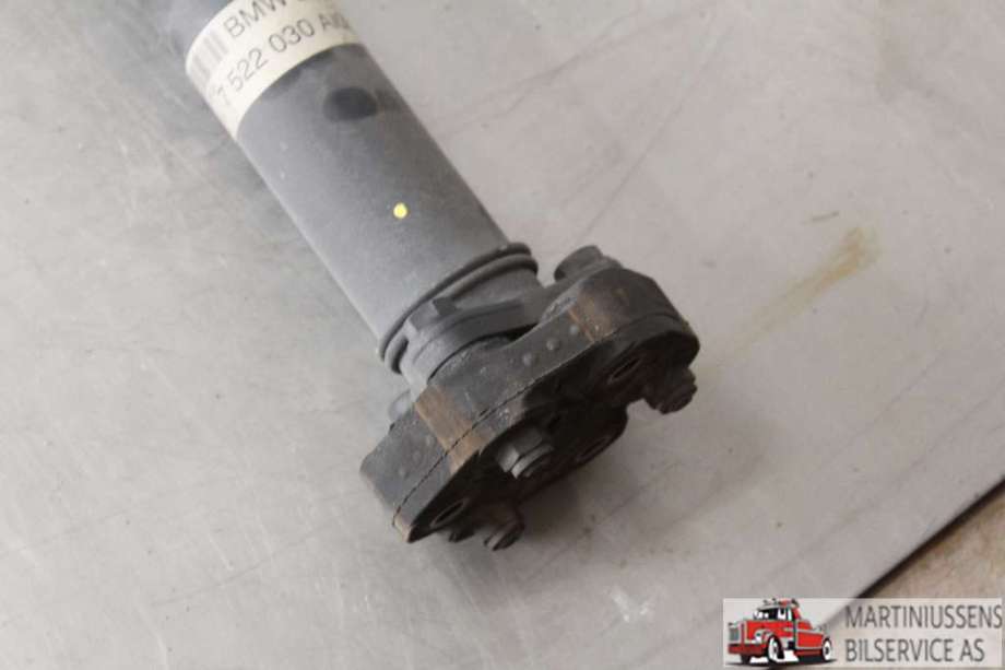 Mellomaksel til BMW 5-Serie 2003-2010 (E60/E61) (E60/E61) (BMW||7 522 030 AI08)