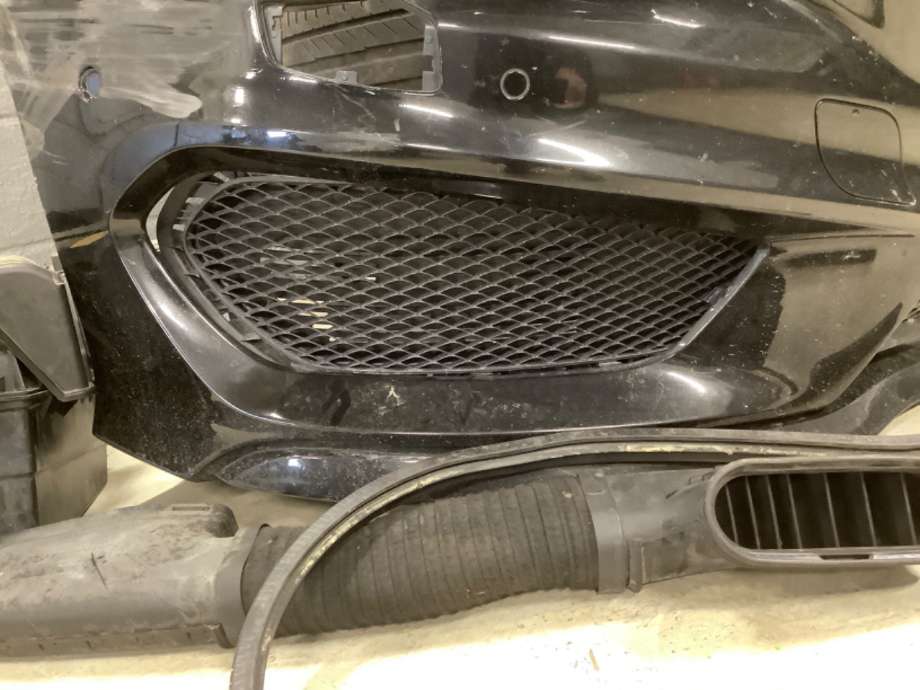 Grill høyre til Mercedes CLA, 2013-2019 (C117) (C117) (MERCEDES|)