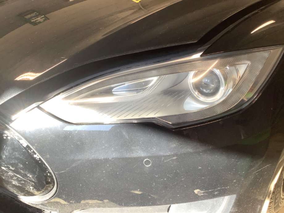 Frontlykt venstre halogen til Tesla Model S, 2013-2016 (Fase 1)  (TESLA|)
