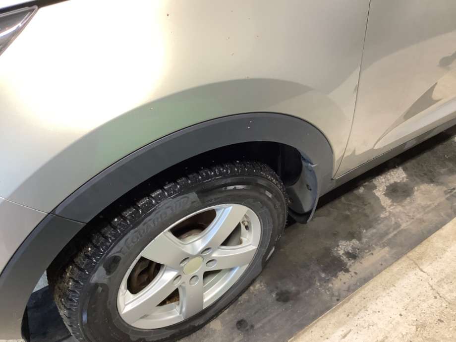 Hjulbuelist venstre foran til Kia Sportage, 2010-2016 (Type III)  (KIA|)