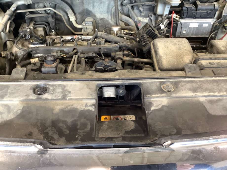 Frontplate øvre til Kia Sportage, 2010-2016 (Type III)  (KIA|)