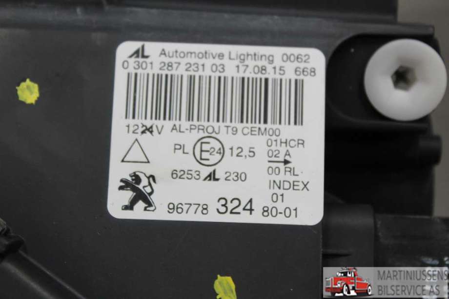 Frontlykt venstre halogen til Peugeot 308 2013-2021 (Type II)  (PEUGEOT||96778 324 80-01)