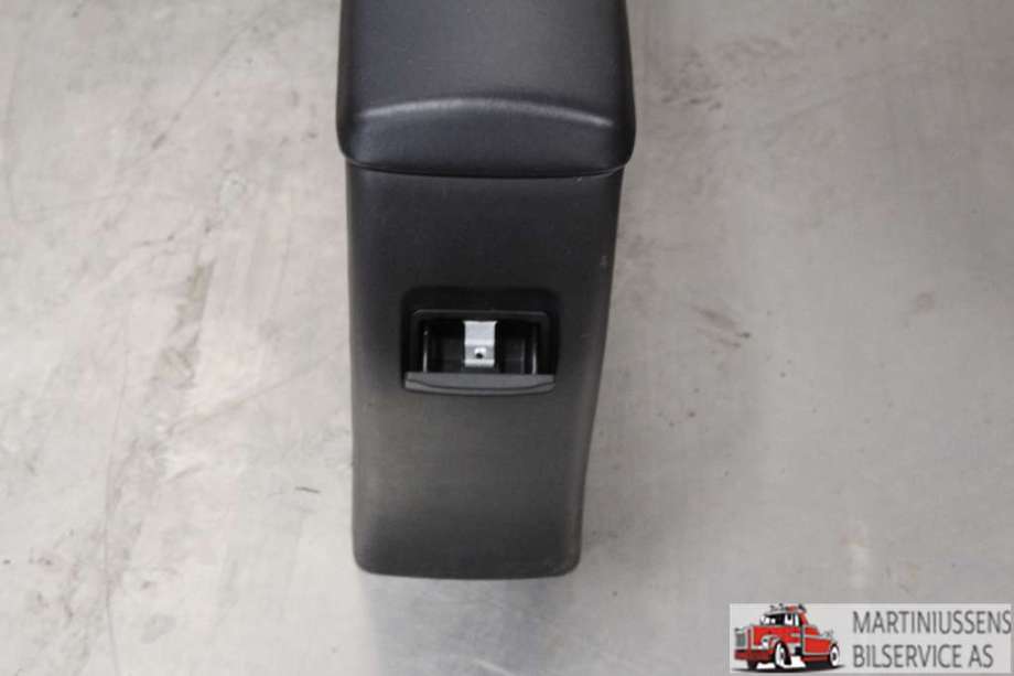 Sete armlene lokk til Toyota Avensis 2009-2015 (Type III, Fase 1)  (TOYOTA|)