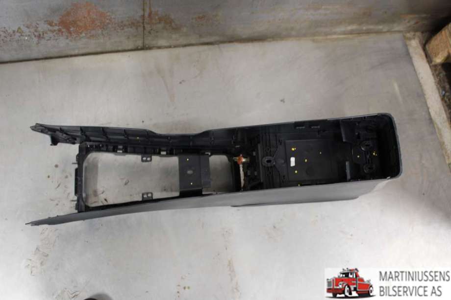 Sete armlene lokk til Toyota Avensis 2009-2015 (Type III, Fase 1)  (TOYOTA|)
