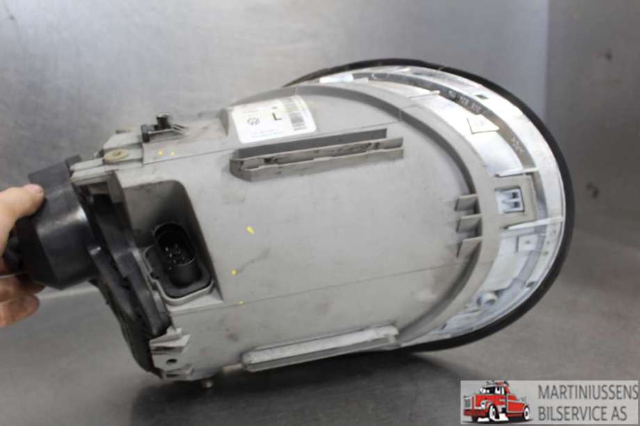 Frontlykt venstre halogen til VW Beetle 1998-2010 (Type I)  (VOLKSWAGEN|0 301 163 201|)