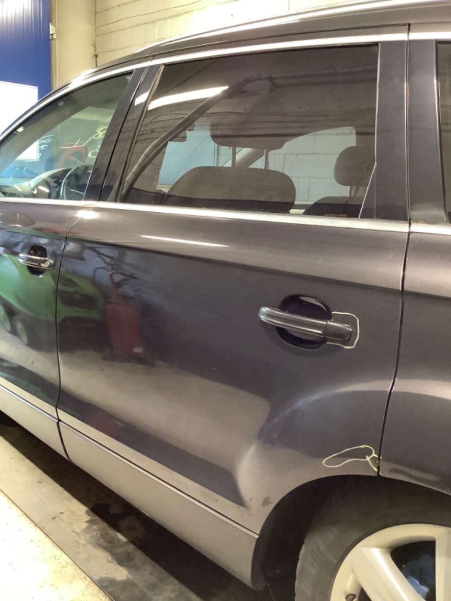 Dør venstre bak til Audi Q7, 2006-2010 (Type I, Fase 1)  (AUDI|)